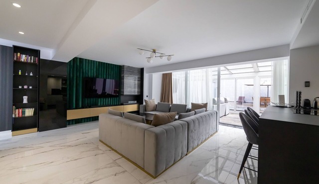 Luxury City Center by United Renters