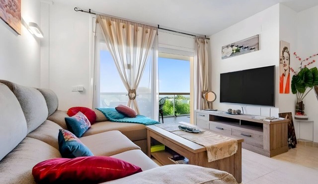 "Martin y Rose en Salou" Apartment with Sea View, Shared Pool and Wi-Fi