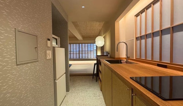 matoma04 Equipped with a kitchen and washing machine, this apartment-style ro. in Minato City