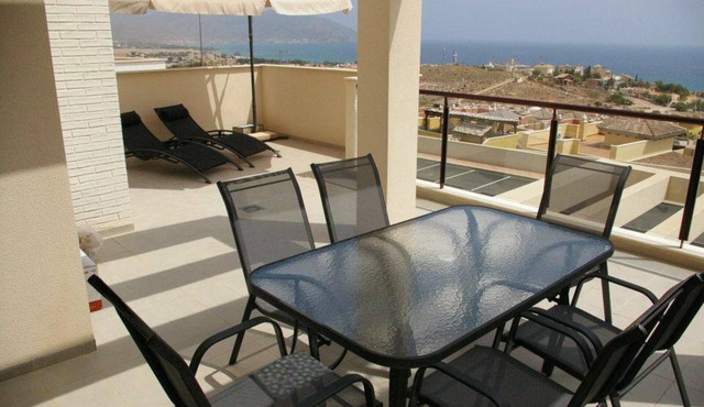 MH40: Modern 2 bed 1 bath apartment near beach, Mojon Hills, Isla Plana