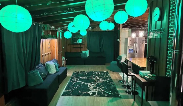 Mini-Chalet by IG: @13lacksheep in Sainte-Marthe-sur-le-Lac
