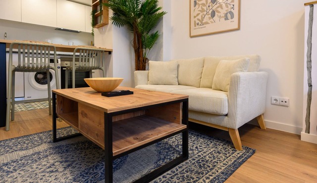 Modern studio apartment with private terrace and excellent communal areas