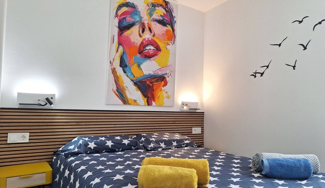 Modern, excellent location, brand-new. City of the Arts