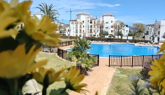 Modern Golf Residence | Disney+ | High-Speed WiFi | Pool