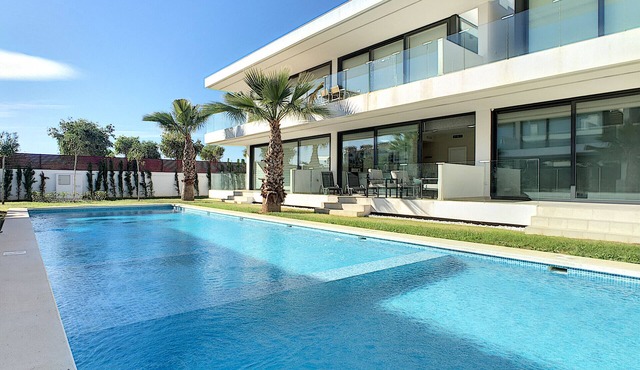 Modern, pool view, south east facing