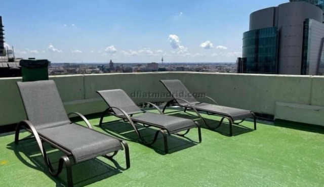 Modern Studio Loft with City Views, Rooftop Pool & Smart TV