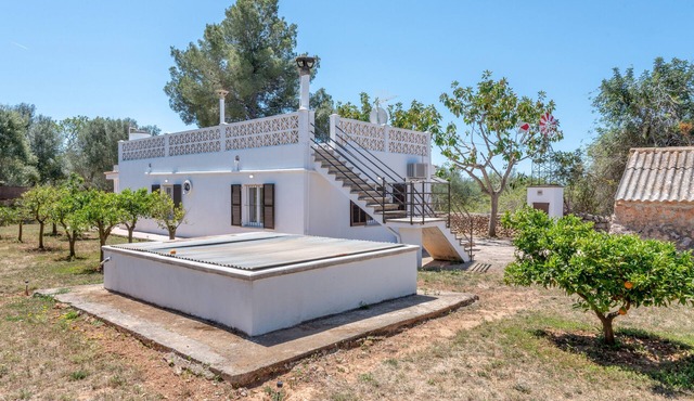 Modernized Country House with Rooftop Terrace, Garden and Wi-Fi in Llucmajor