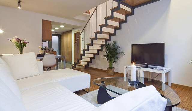 My Space Barcelona 5 Apart. near Vall d'Hebron up to 30 people
