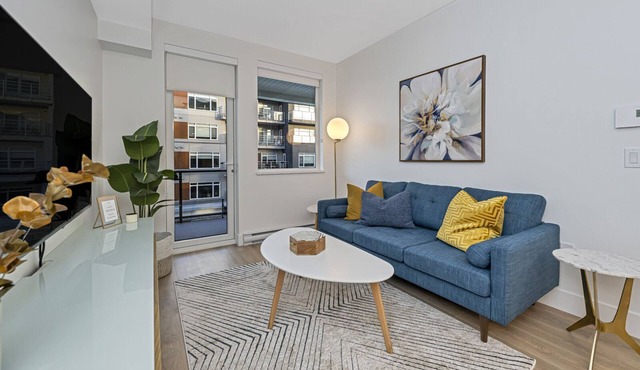 Newer Sidney Condo - 2 Blocks to the Ocean in Sidney