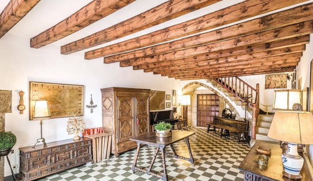 Nice home in Arenys de Munt