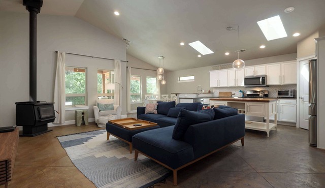 Northwest Bend Home with Hot Tub and Yard in Bend