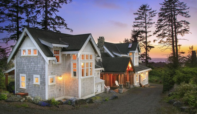 OCEANFRONT PROPERTY - Black Rock Beach House in Ucluelet