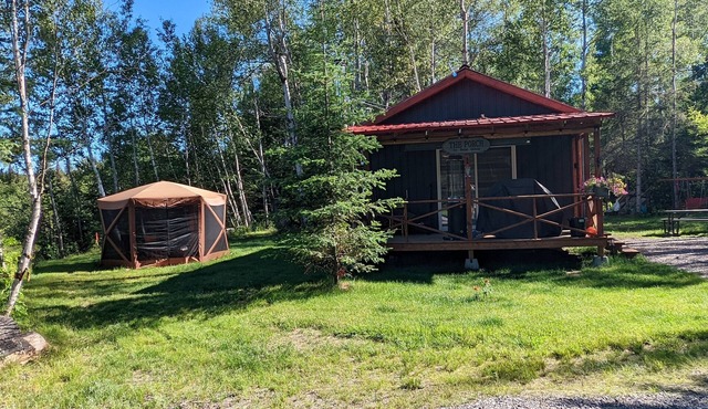 Off grid Rustic Cabin in Sudbury