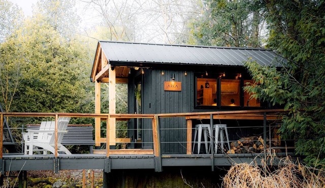 Outstanding Tiny House with Stunning Forest Sights in Acton, Ontario in Acton