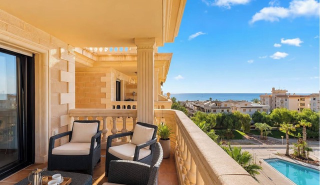 Penthouse with ocean views, spacious terraces, and a pool near Playa Moncayo