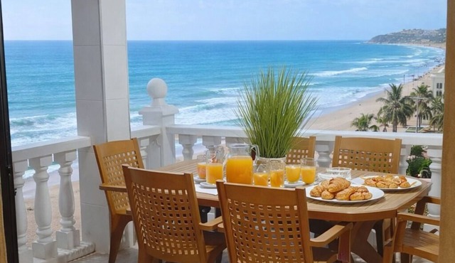 PEPA'S PARADISE (BEACH)