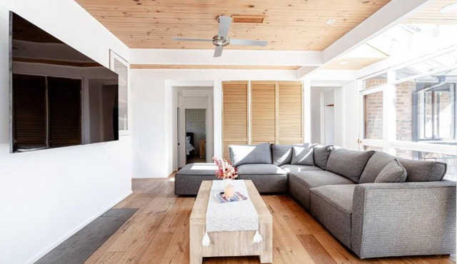 'Poolside Haven' Your Mount Eliza Family Getaway in Melbourne