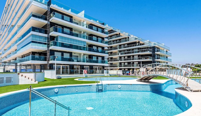 Primera línea edificio Ciudad Jardin by Interhome