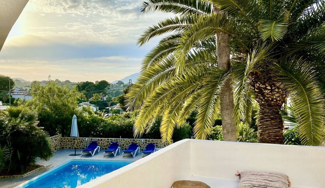 Private Villa in Jávea for Families – Pool, Garden & Space for 12