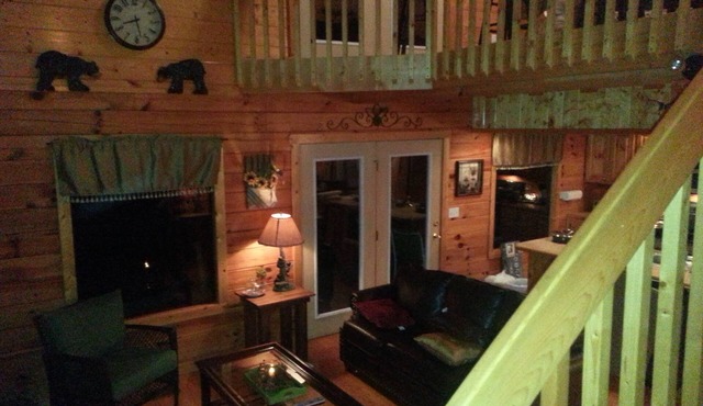 Real Log Cabin 2 Bedroom, 2 Full Bath, Full Kitchen Close To All Attractions. in Pigeon Forge
