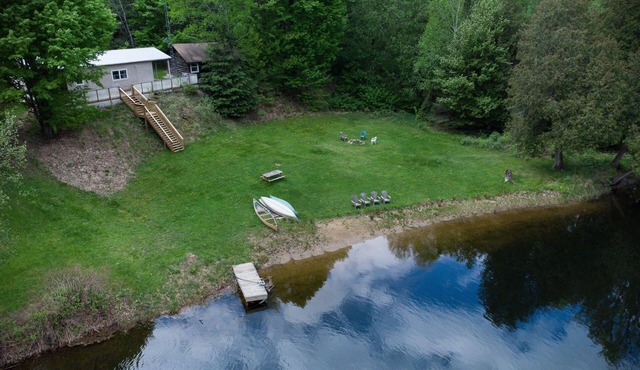 Relaxing 3-Bedroom Riverfront Cottage with Stunning Views in Kawartha Lakes
