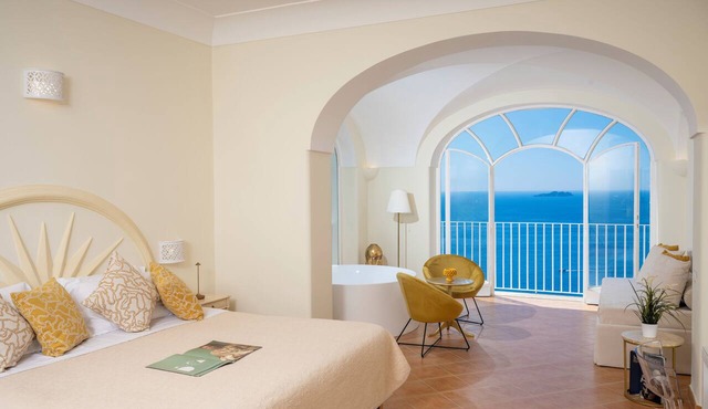 Royal Suite with indoor bath overlooking the sea - Villa Santa Chiara Positano in Positano