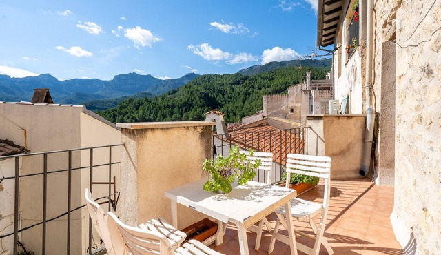 Rural House 'Ca La Germandat Paüls' with Mountain Views, Private Terrace and Wi-Fi