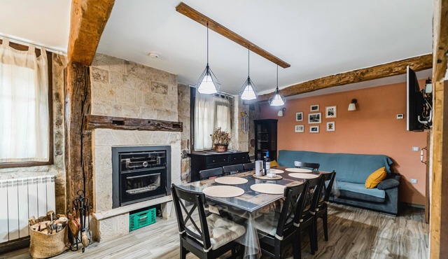 Rural House La Genciana with Mountain Views and Wi-Fi in Valmala