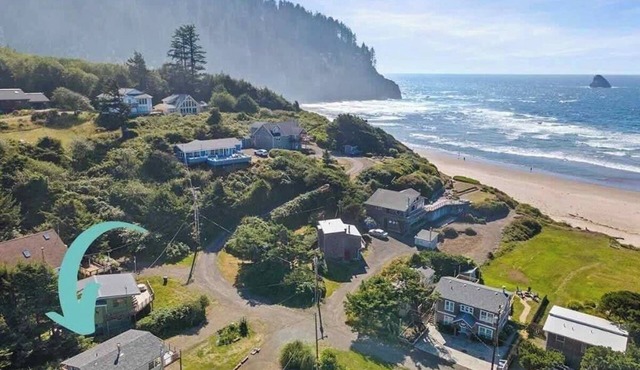 Secluded Beach Getaway at Heron's Hearth Beach Bungalow. Pet Friendly! in Cape Meares