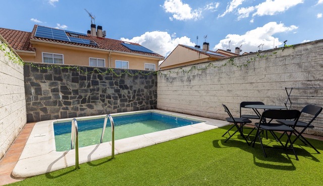 Semi-detached chalet for up to 12 guests, Pool, BBQ