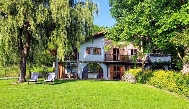 Semi-detached house in front of Elorrio and the mountains, tranquility and nature