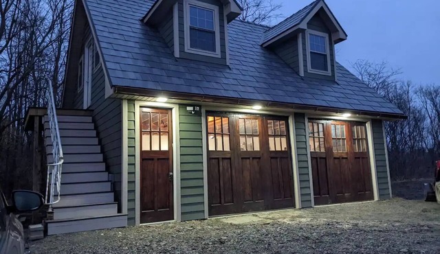Serene Studio Retreat 20 Minutes to Downtown in Schuylerville
