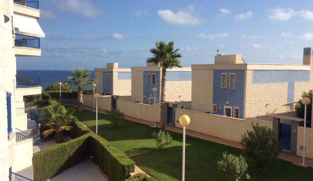 South-facing apartment with a direct view of the sea