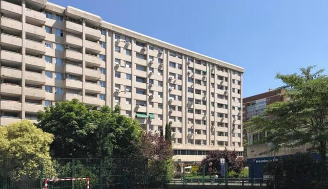 Spacious 186m² Apartment Near Santiago Bernabéu Stadium in Madrid