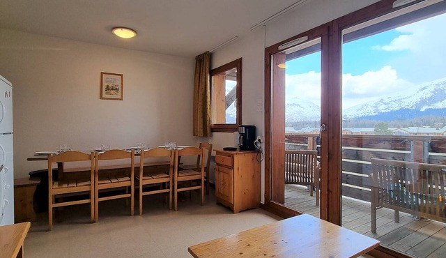 Spacious 4-Room Apartment for 10, Steps from Le Jas Lift, SuperDévoluy in Le Dévoluy