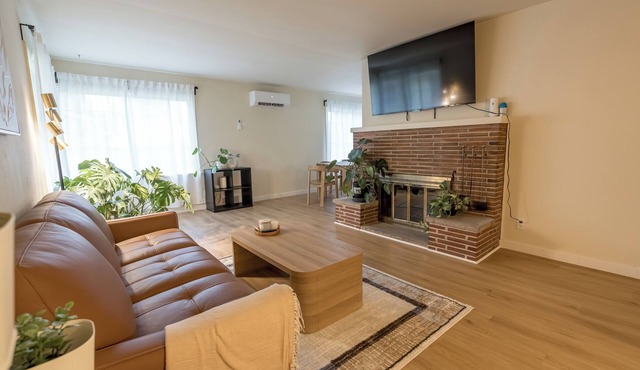 Spacious 7BR 4BA Home - Game Room - AC/Heat - 20 min to Airport in Kent