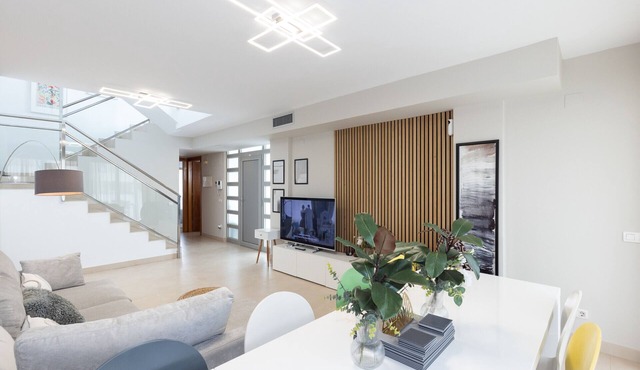 Spacious House Near the Beach - Only Families House