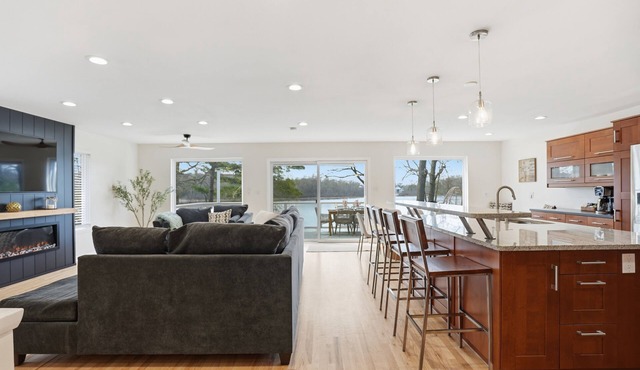 Spacious Lakefront Home w/Theater, Dock & Kayaks in Lake Orion