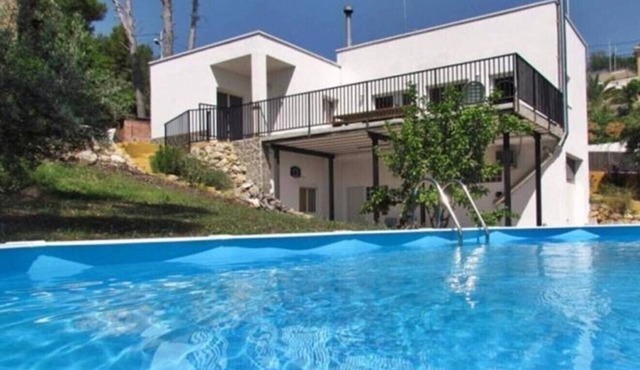 Spectacular house with pool and incredible views of the Garraf Natural Park in Olivella