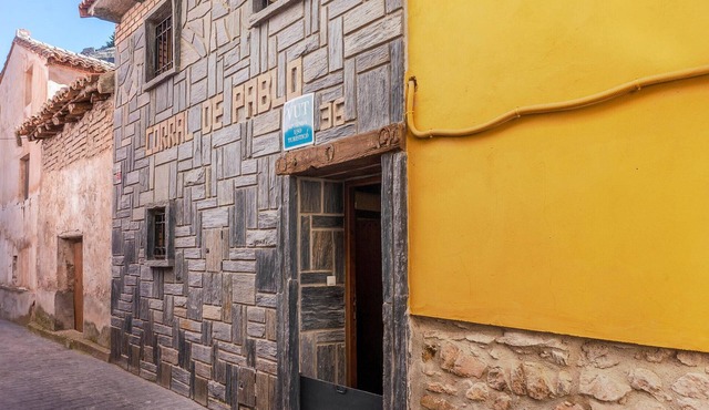Stunning home in Montalbán with WiFi