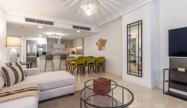 Stylish and Bright Flat in Salamanca District