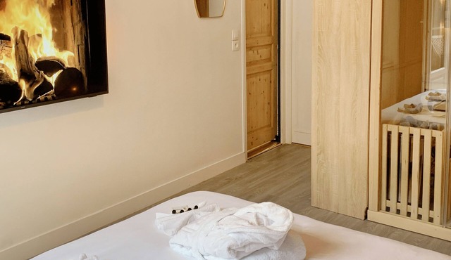 Suite Cosy Flat Senlis Hyper-Centre with Private Sauna in Senlis