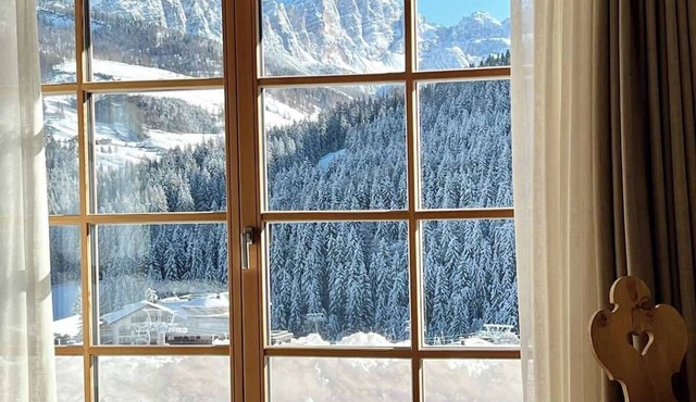 Surrounded by green - Luxury Chalet & Dolomites in La Villa