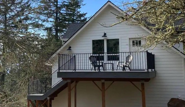 The Rock Tree House - A place to unwind and renew. in Silverton
