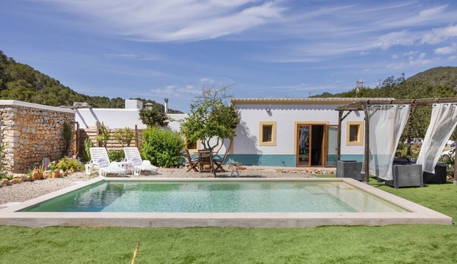 Typical Countryside House with Pool Near the Beach