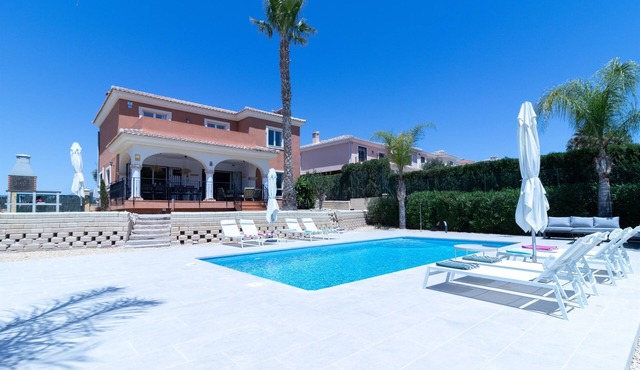 Villa Bonalba spacious 10P villa with private pool