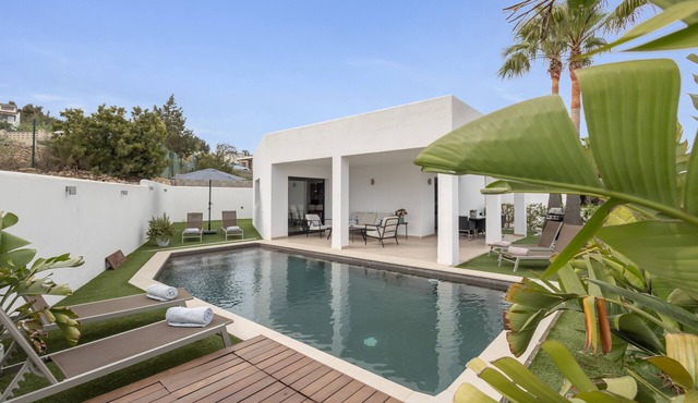 Villa 'Ca Sa Roca' with Mountain View, Wi-Fi and Air Conditioning