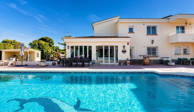 Villa 'De Golf Hoyo 19' with Private Pool, Wi-Fi and Air Conditioning