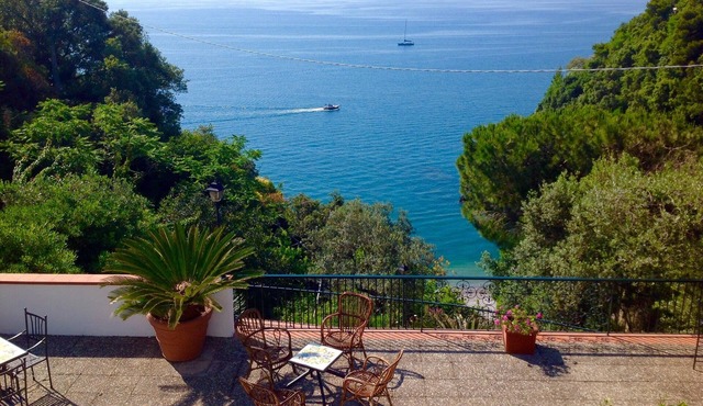 Villa - direct access to the beach in Cetara