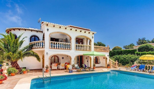 "Villa Enzo" with Sea and Mountain View, Private Pool, Garden, A/C & Wi-Fi